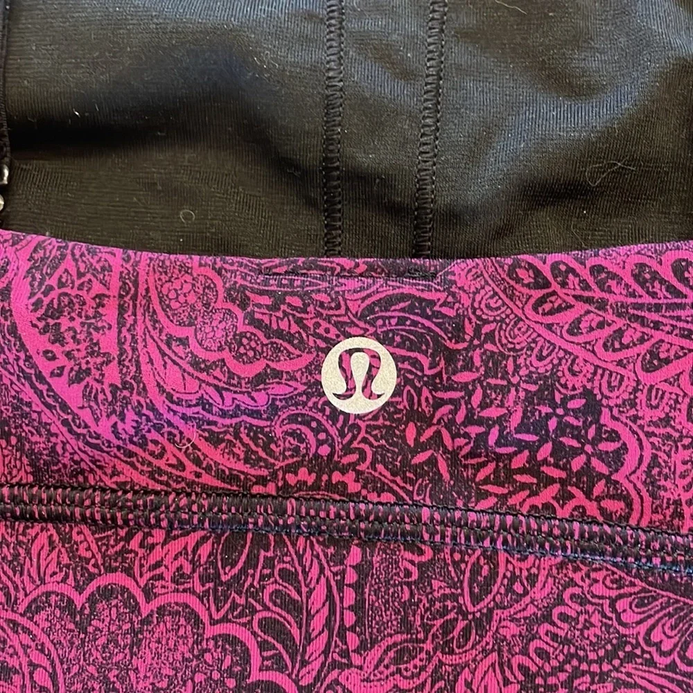 LULULEMON BOTH WAYS paisley sports tank bra adjustable straps paisley fitness 6